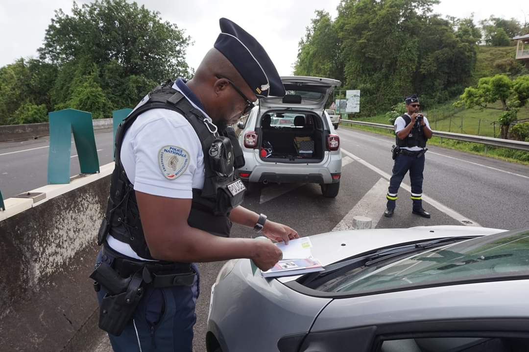 Contrôles de police aux Abymes  11 infractions relevées en 1h30